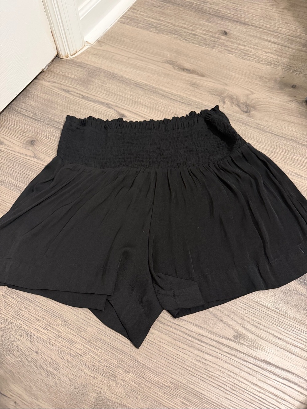 TCEC Black High-Waist Smocked Flow Shorts